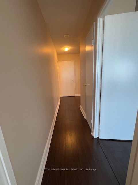 7601 Bathurst St, unit 803 for rent