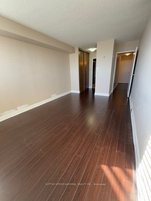 7601 Bathurst St, unit 803 for rent