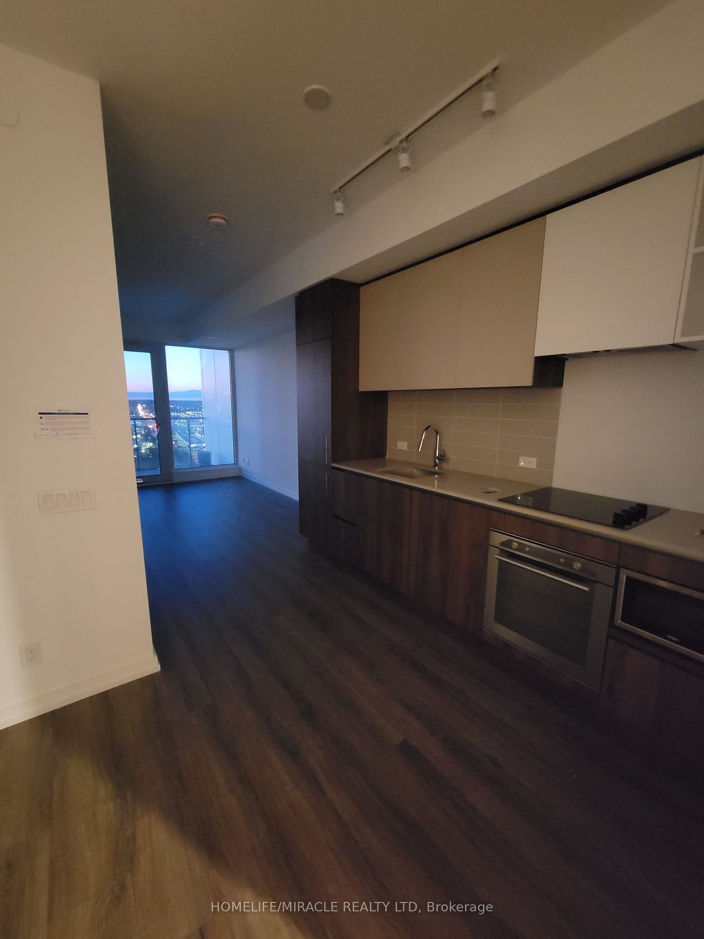 7890 Jane St, unit 3907 for sale