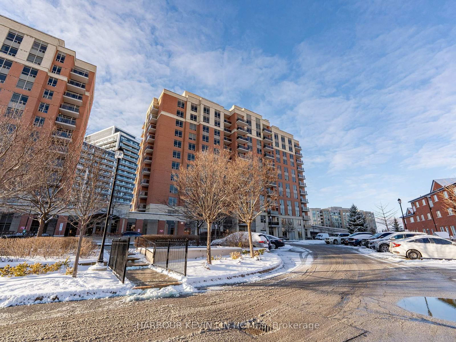 75 King William Cres, unit LPH07 for sale