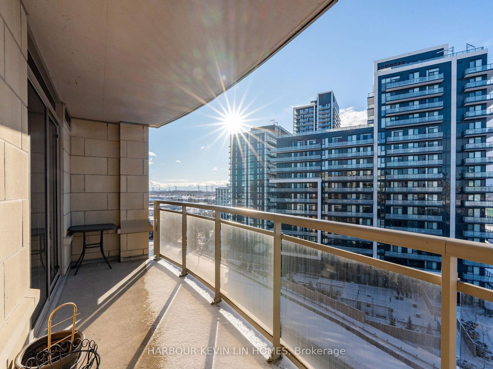 75 King William Cres, unit LPH07 for sale