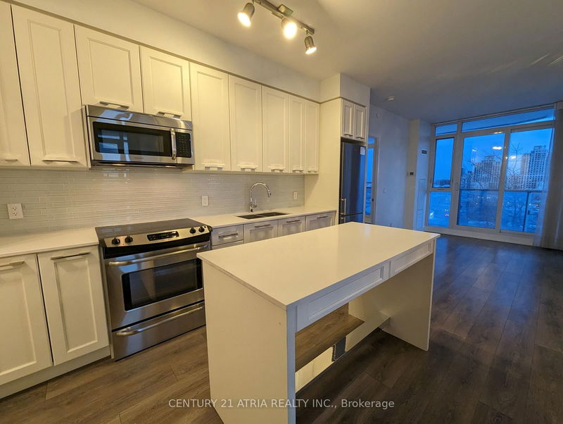 9471 Yonge St, unit 1018 for rent