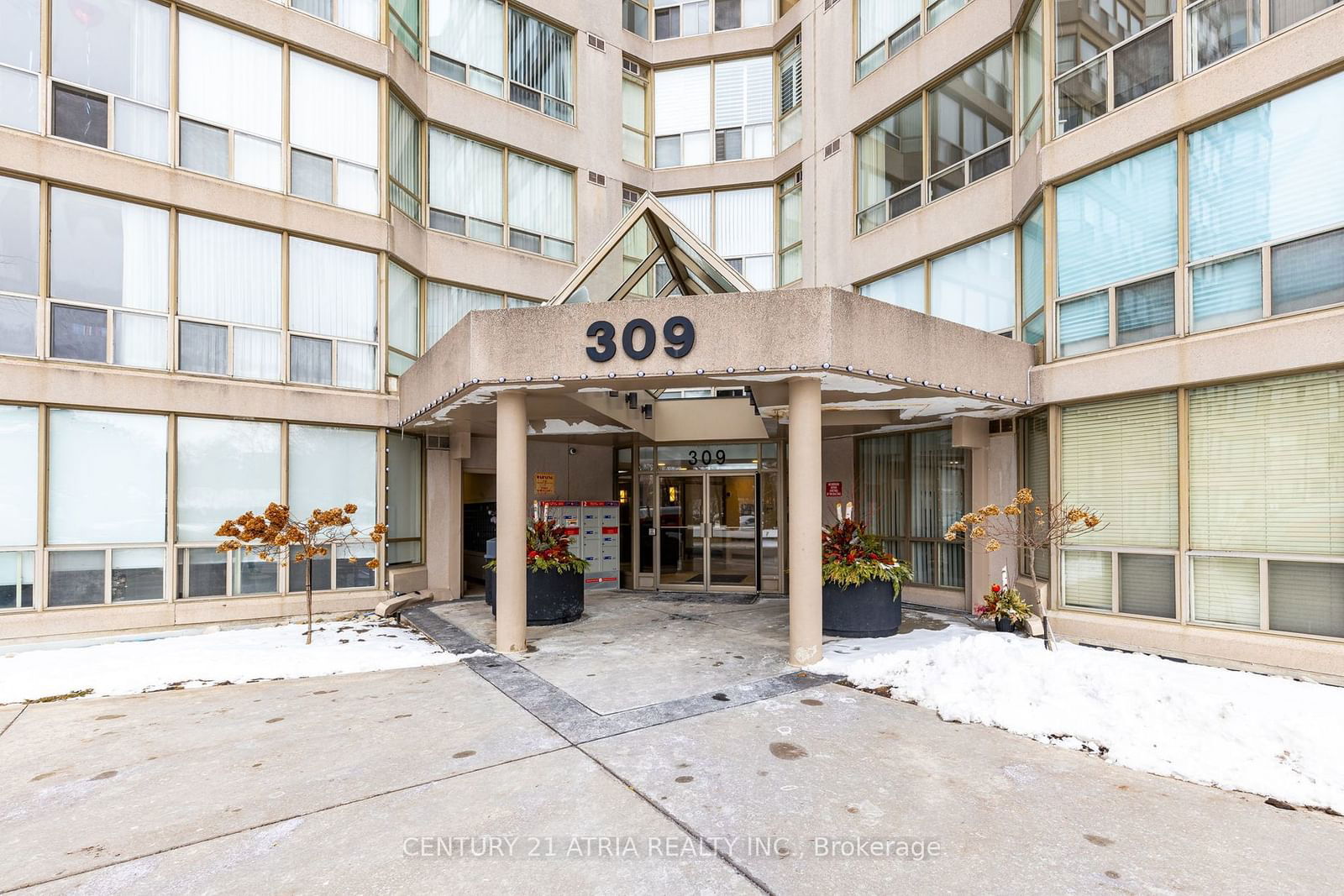 309 Major Mackenzie Dr, unit 1011 for sale