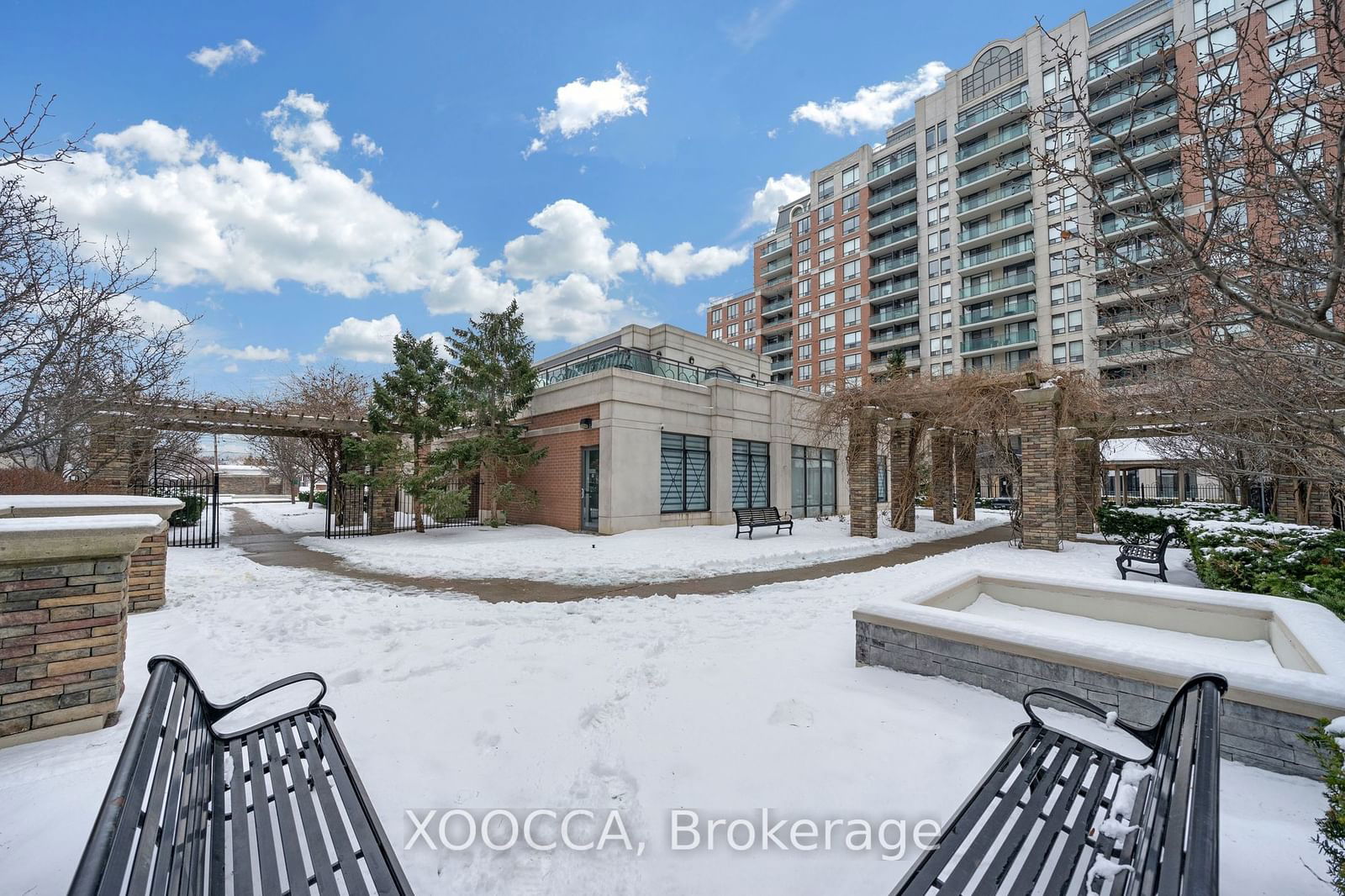 330 Red Maple Rd, unit 1204 for sale