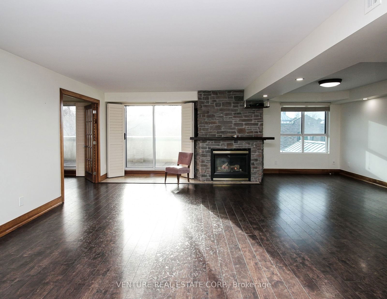 121 Woodbridge Ave, unit 312 for sale