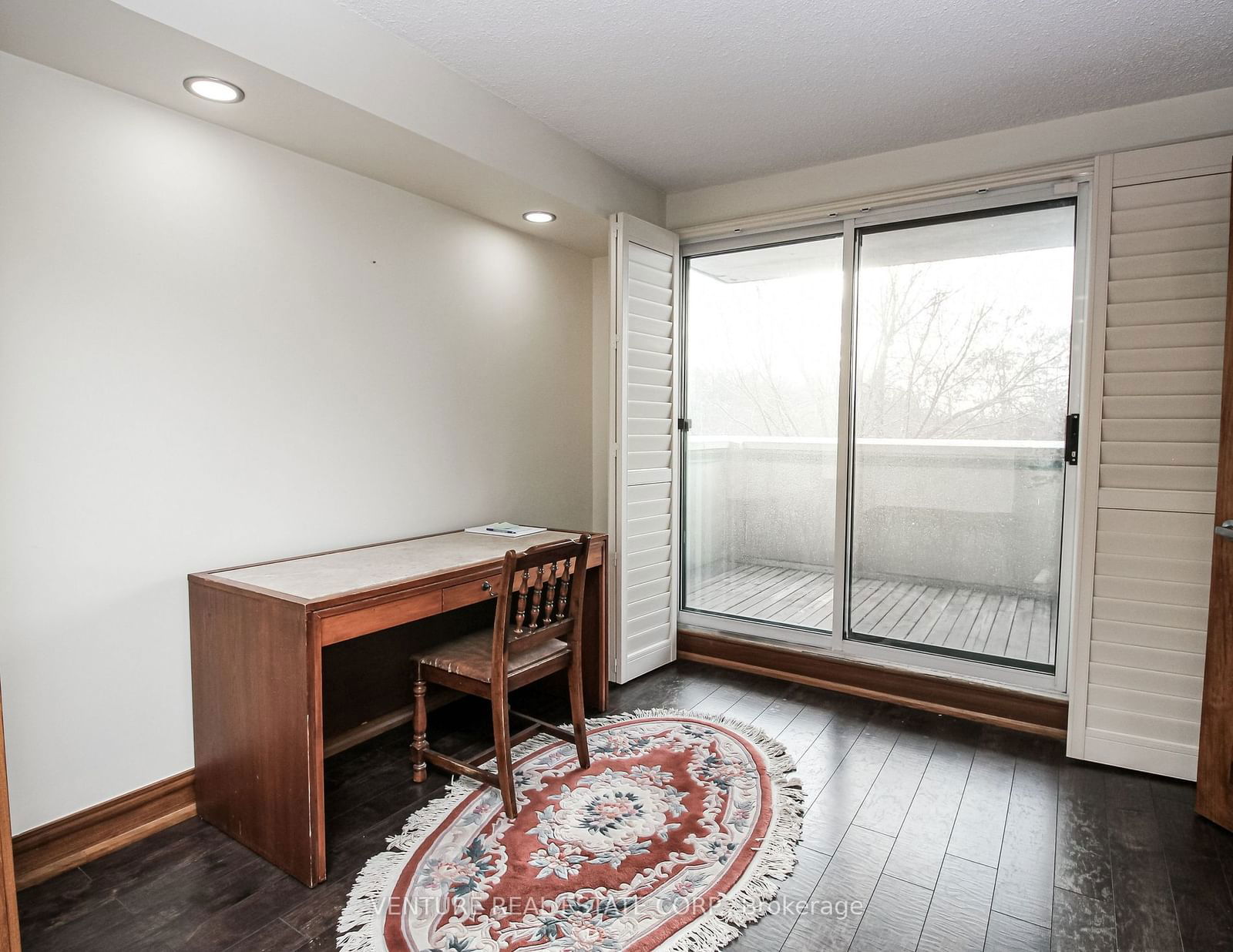 121 Woodbridge Ave, unit 312 for sale