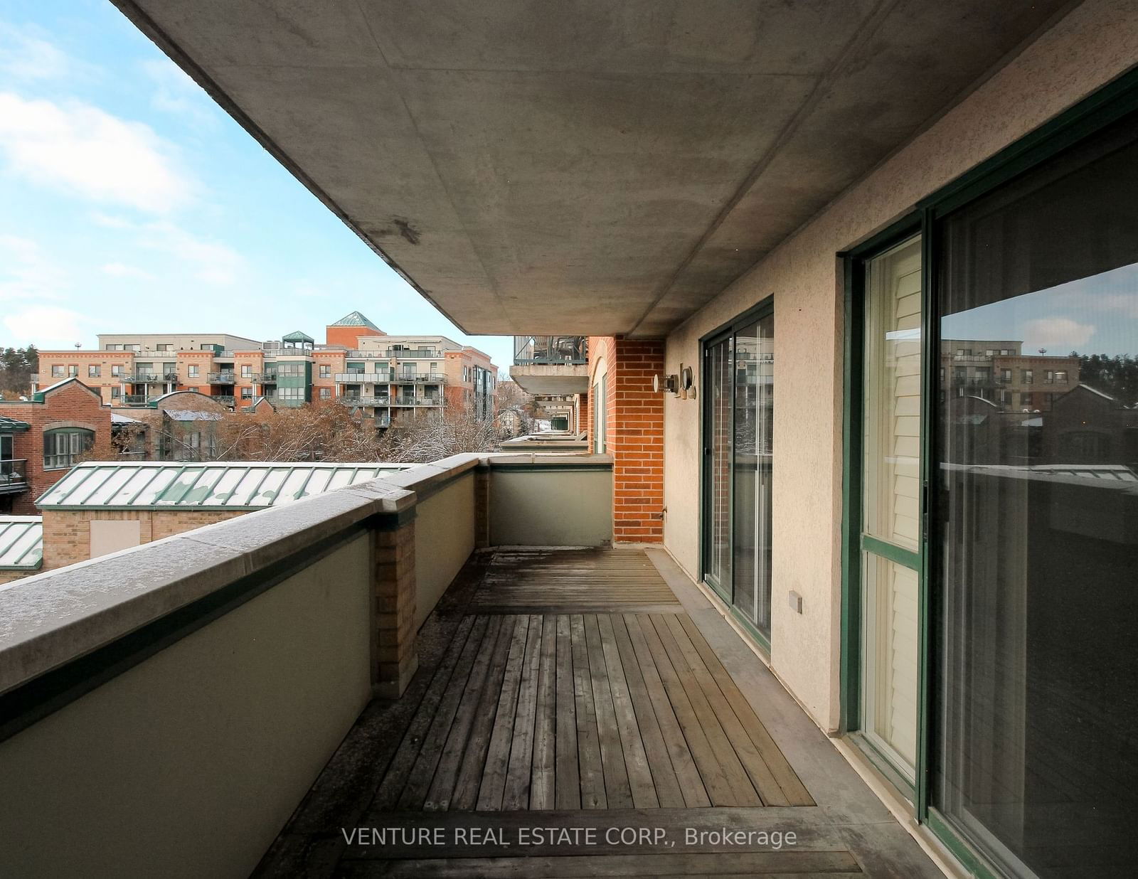 121 Woodbridge Ave, unit 312 for sale