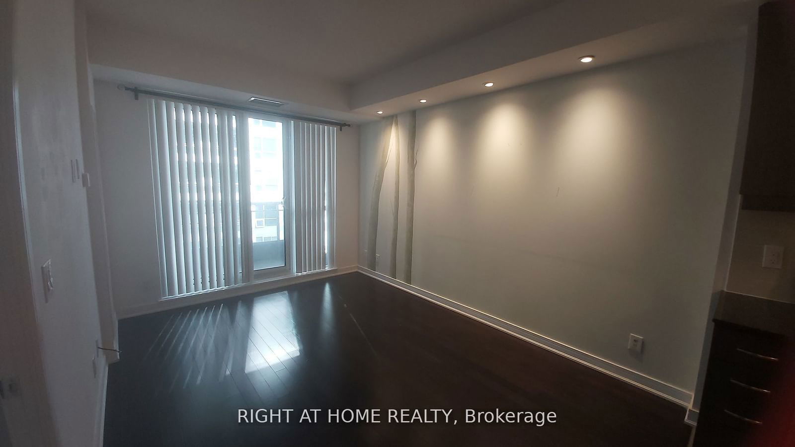 9199 Yonge St, unit 907 SE for rent