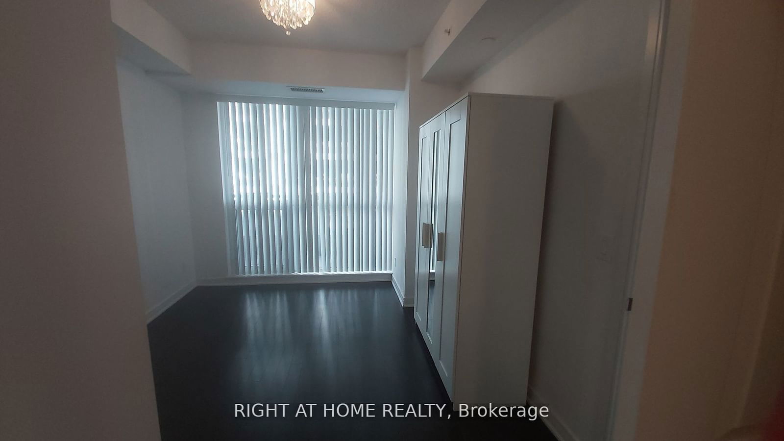 9199 Yonge St, unit 907 SE for rent