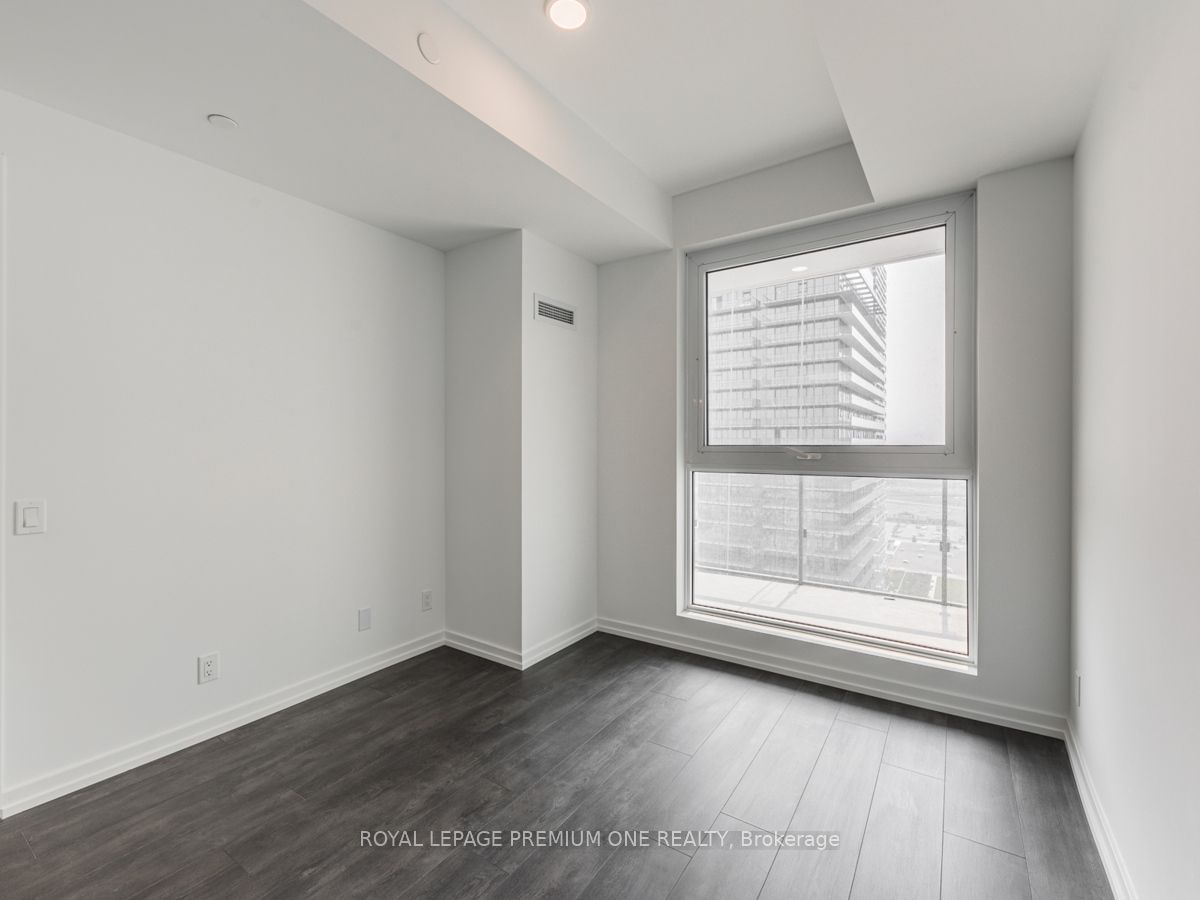 7890 Jane St, unit 3105 for rent