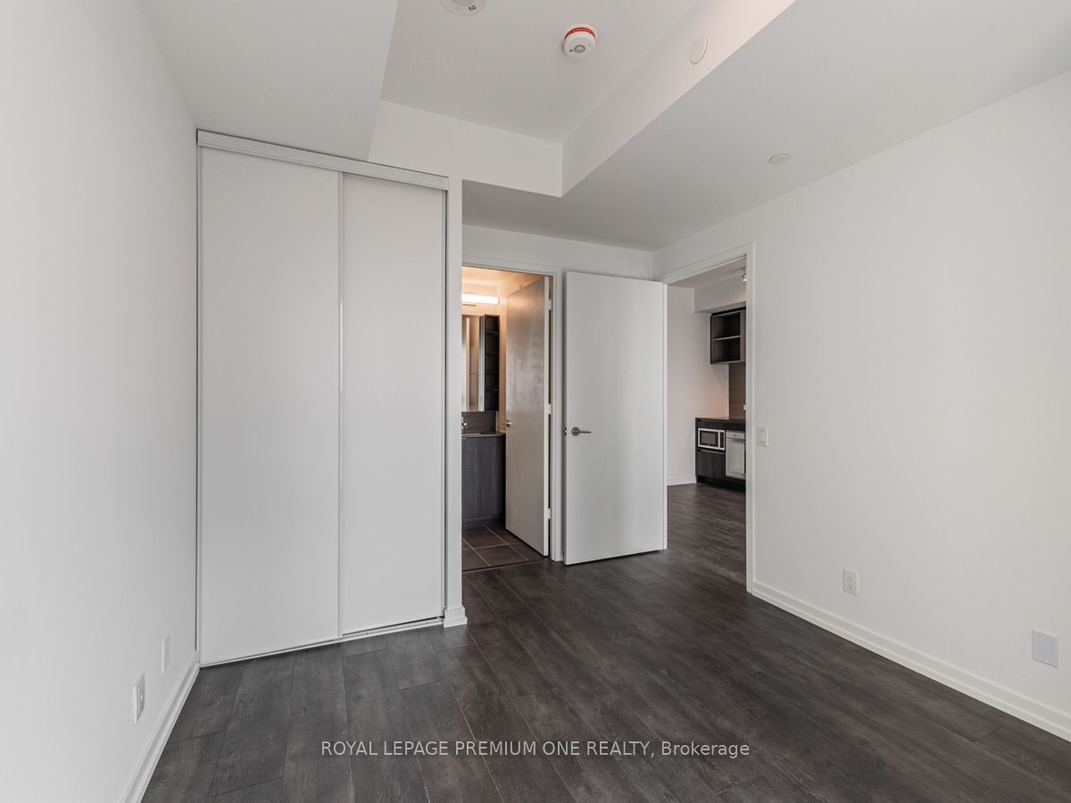 7890 Jane St, unit 3105 for rent