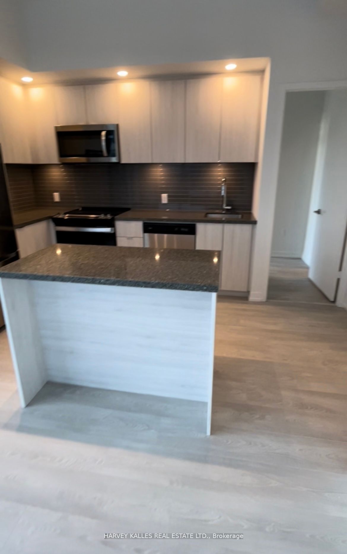 8868 Yonge St, unit 1808E for rent