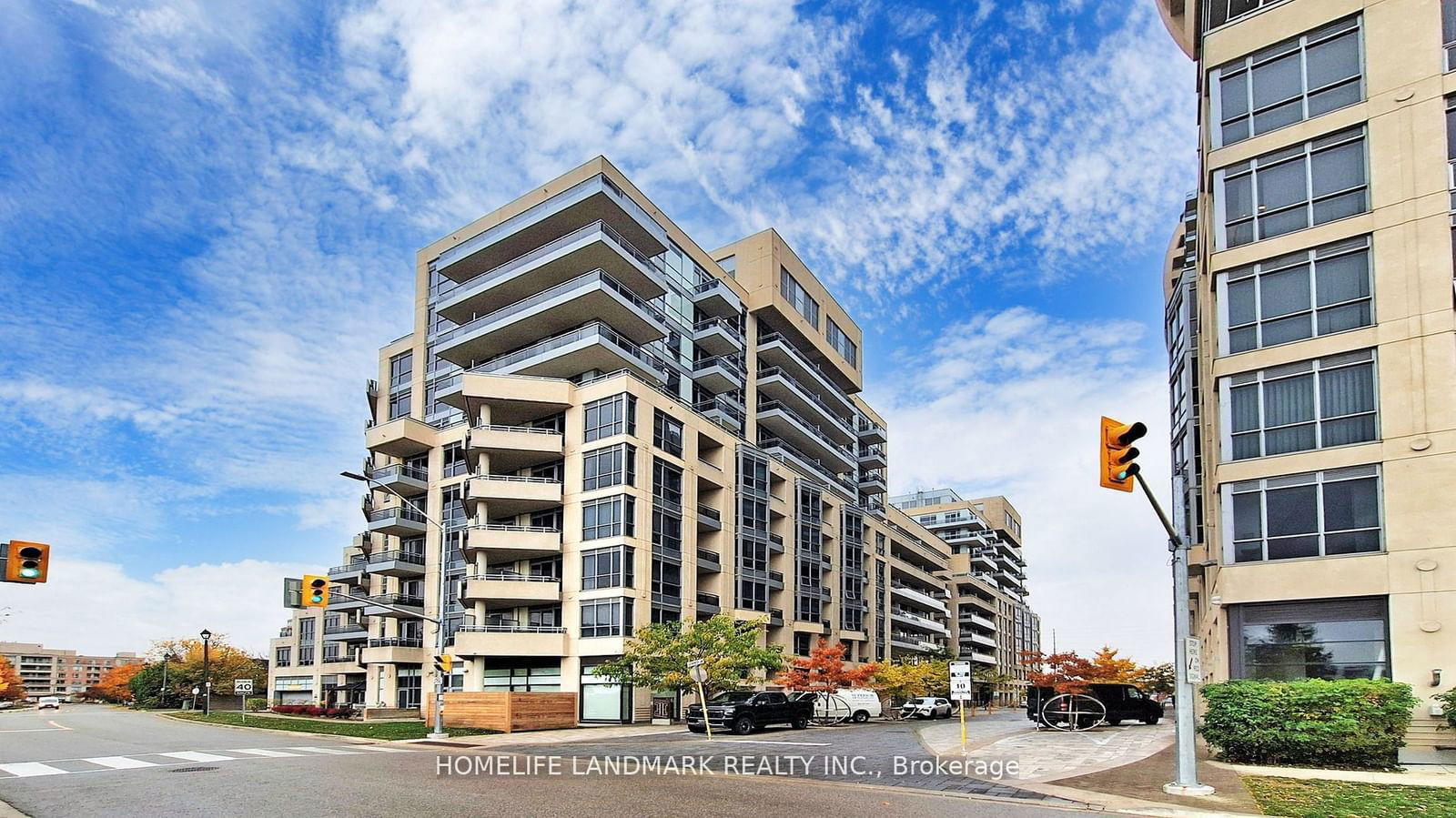 9191 Yonge St, unit 707 SW for sale