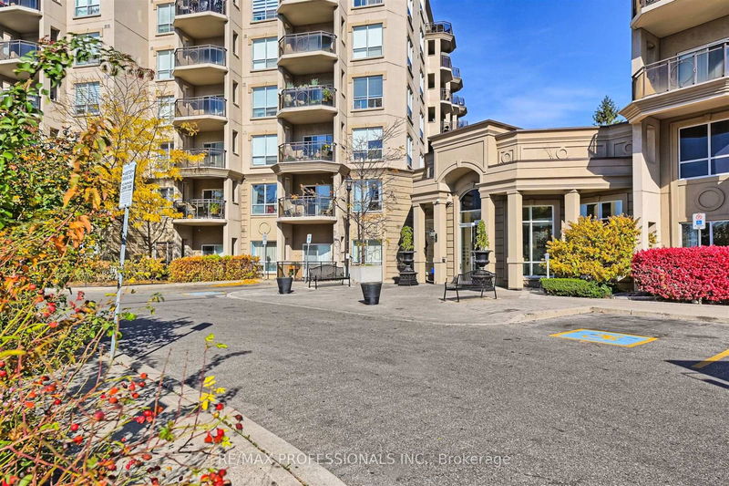 8 Maison Parc Crt, unit 217 for sale