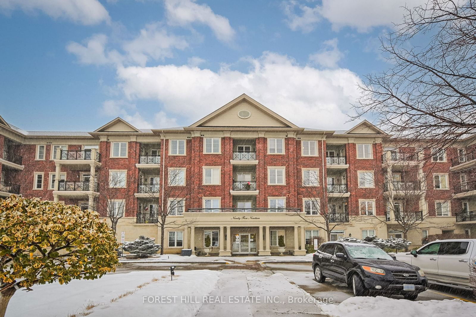 9519 Keele St, unit 317 for sale