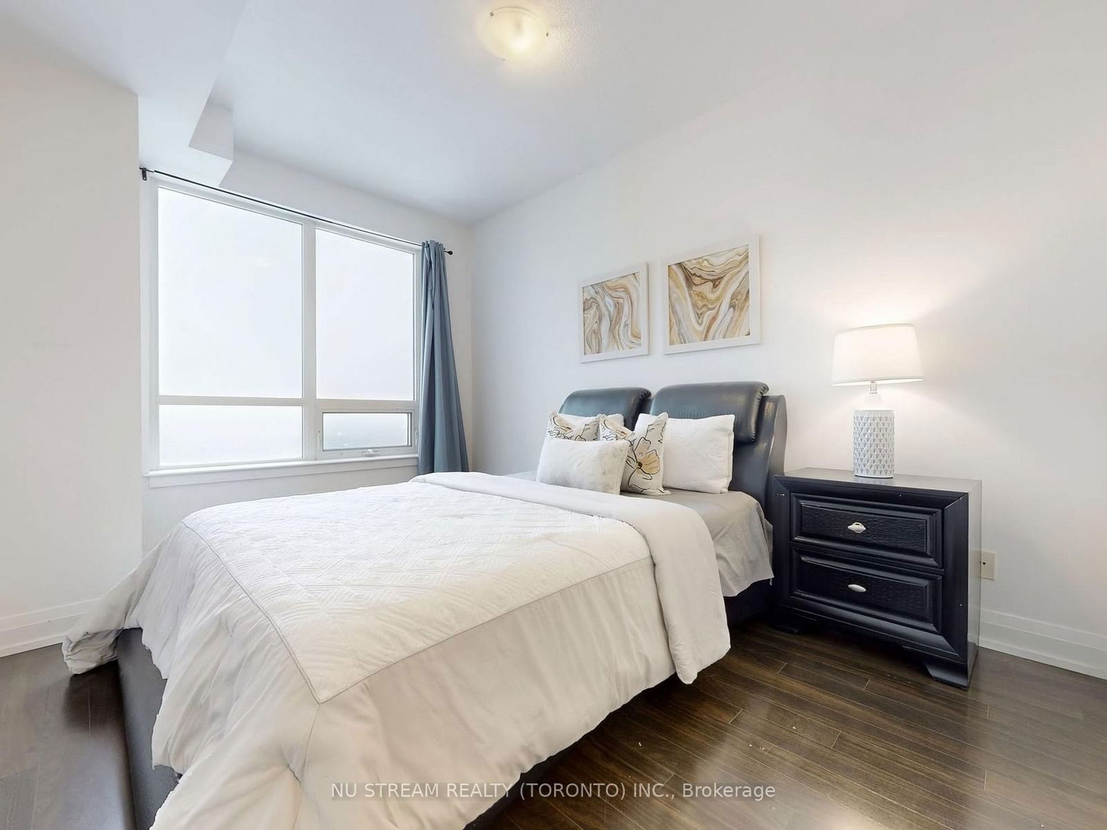 7167 Yonge St, unit PH201 for sale