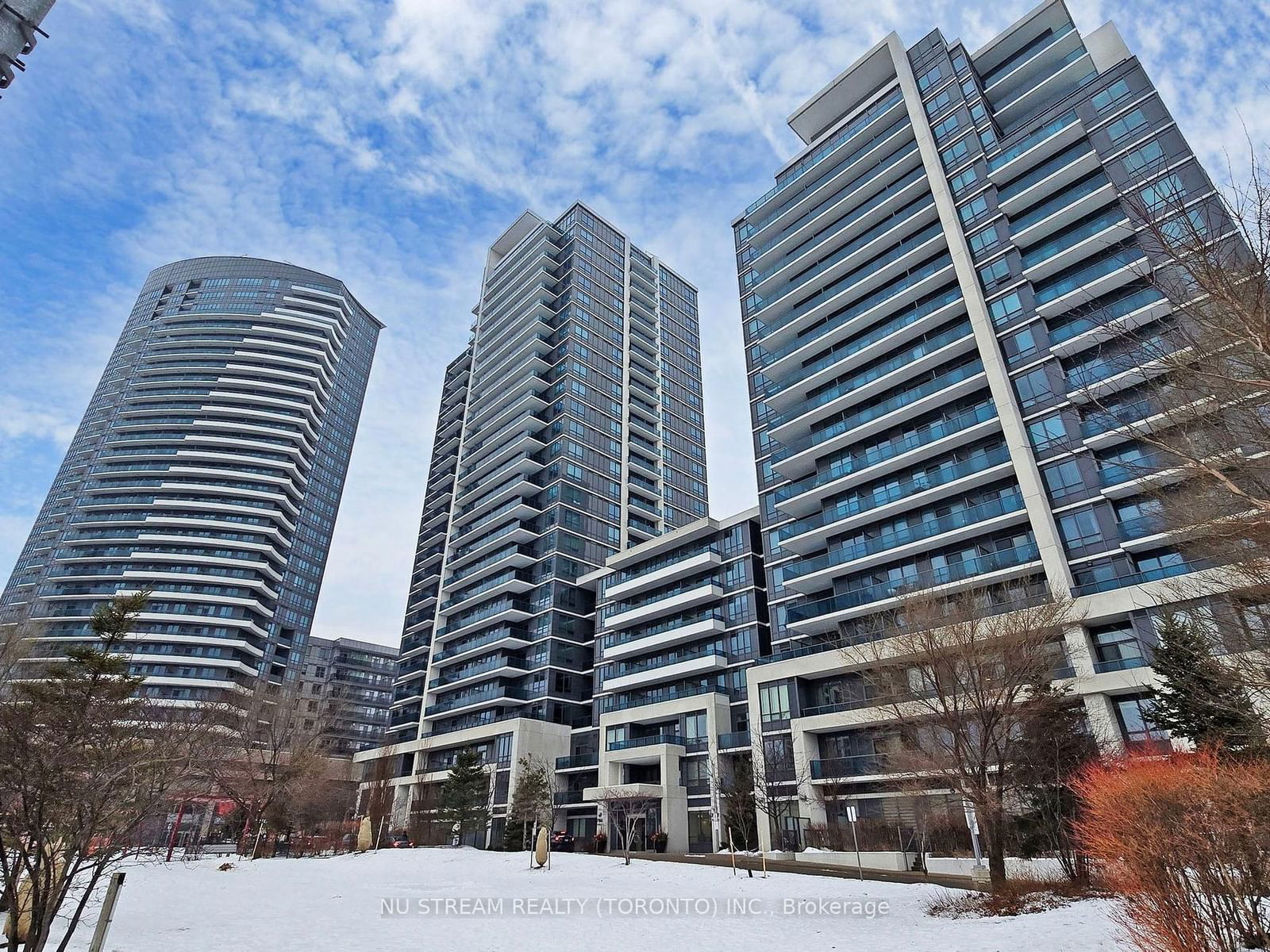 7167 Yonge St, unit PH201 for sale