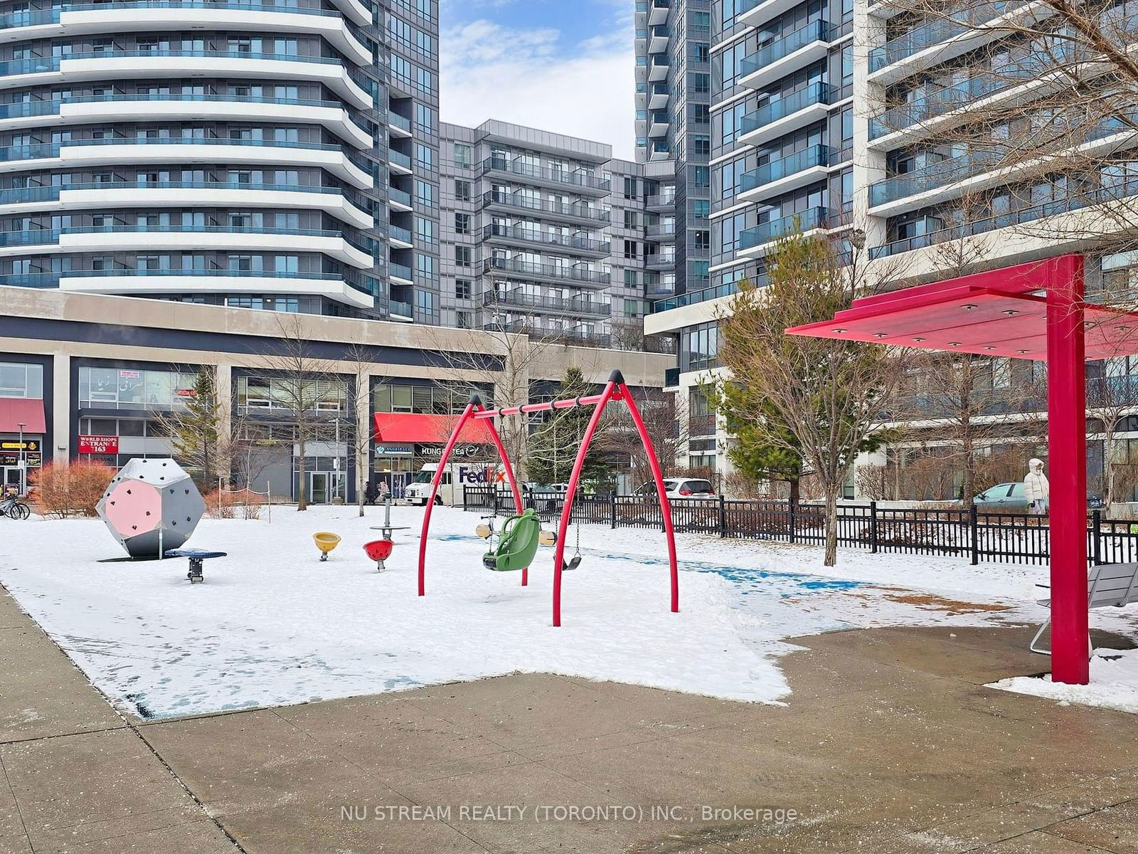 7167 Yonge St, unit PH201 for sale