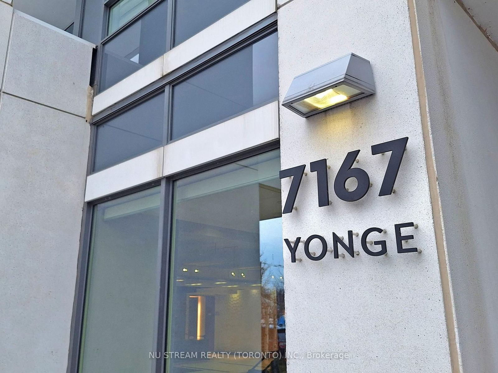 7167 Yonge St, unit PH201 for sale