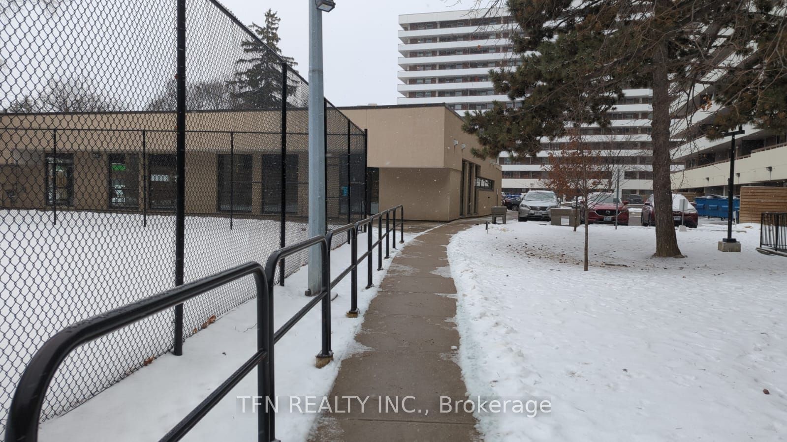 60 Inverlochy Blvd, unit 1105 for sale