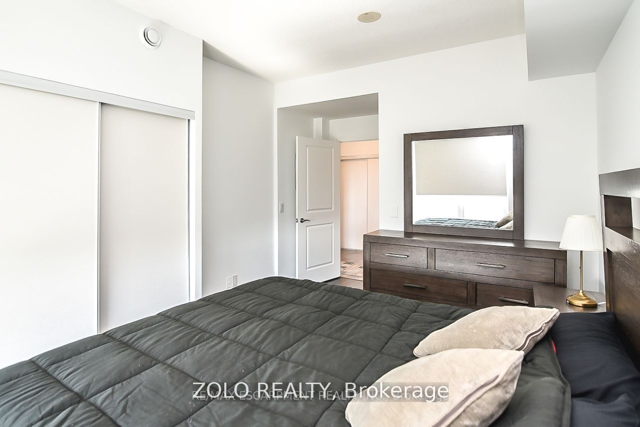 7730 Kipling Ave, unit 1002 for rent