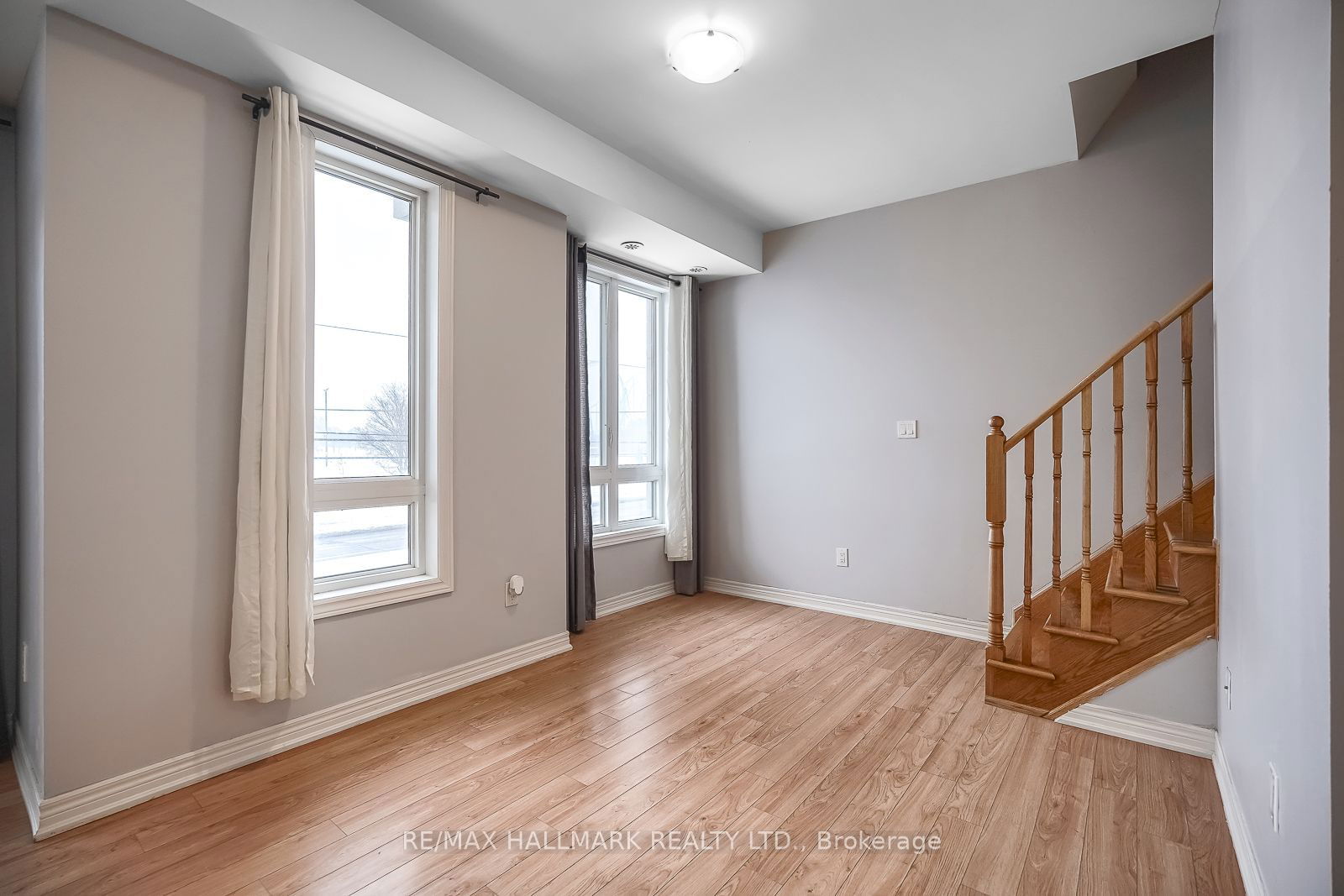 9601 Jane St, unit 9 for sale