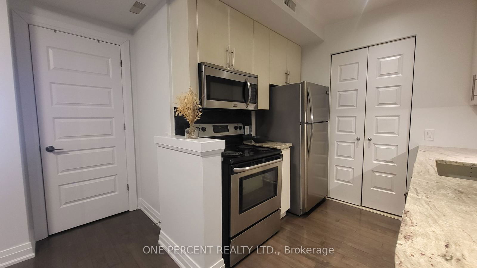 8167 Kipling Ave, unit 41 for rent