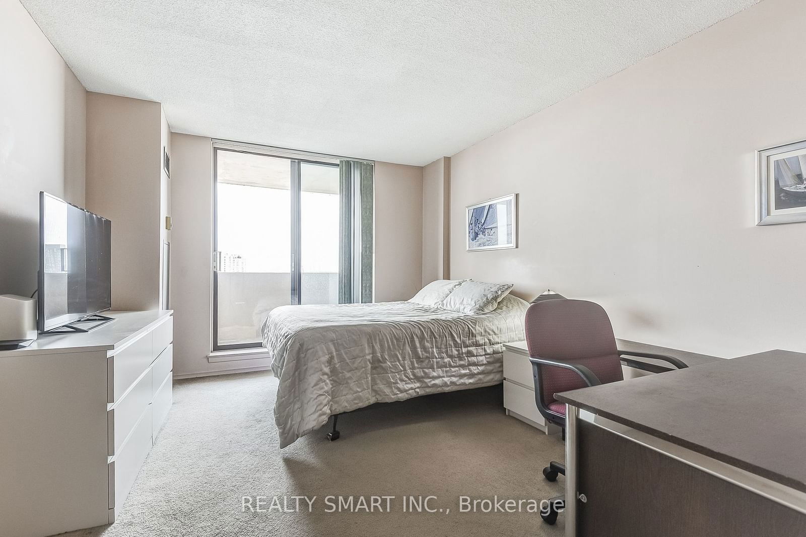 7601 Bathurst St, unit 806 for sale