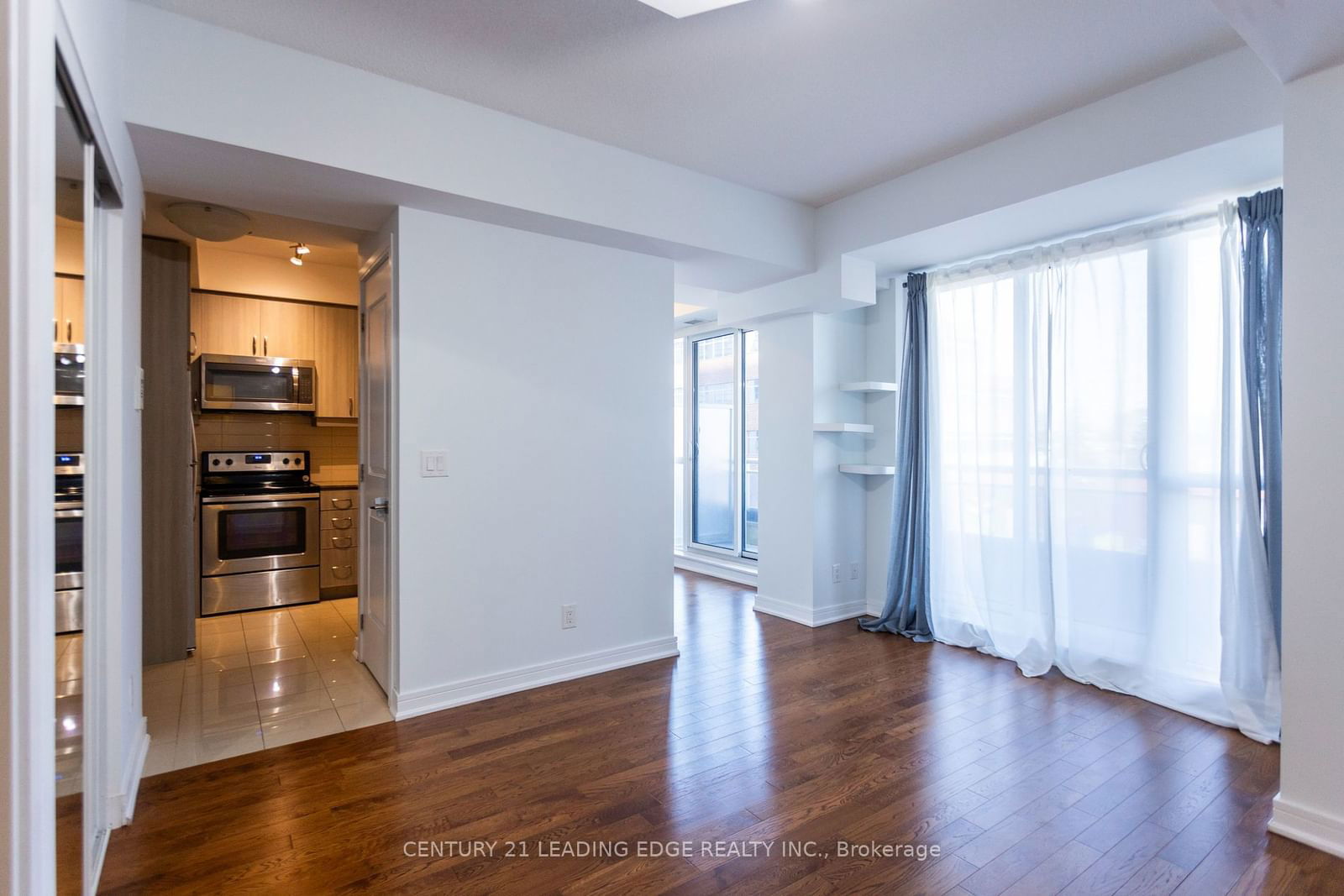 9205 Yonge St, unit 216 NE for rent