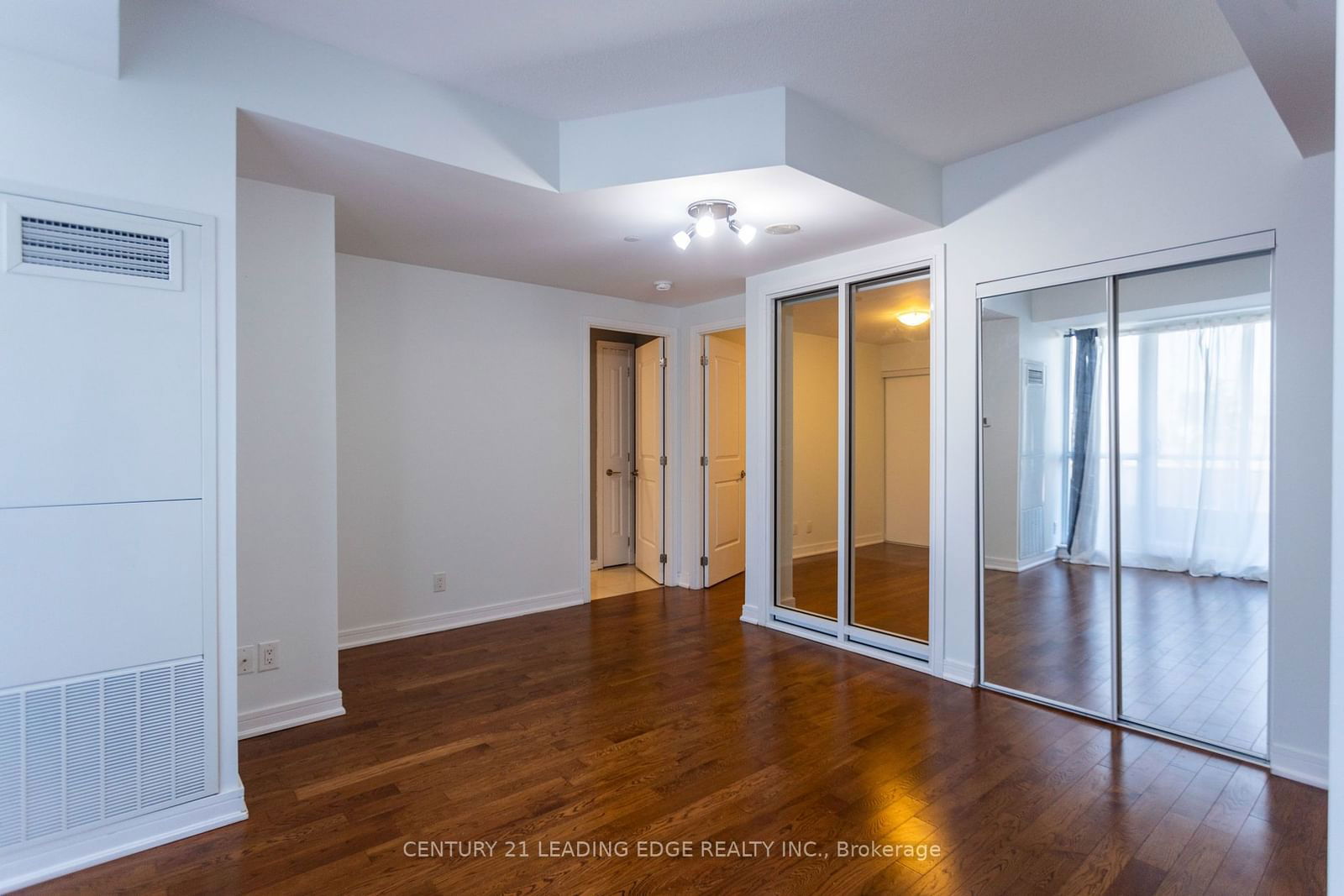 9205 Yonge St, unit 216 NE for rent