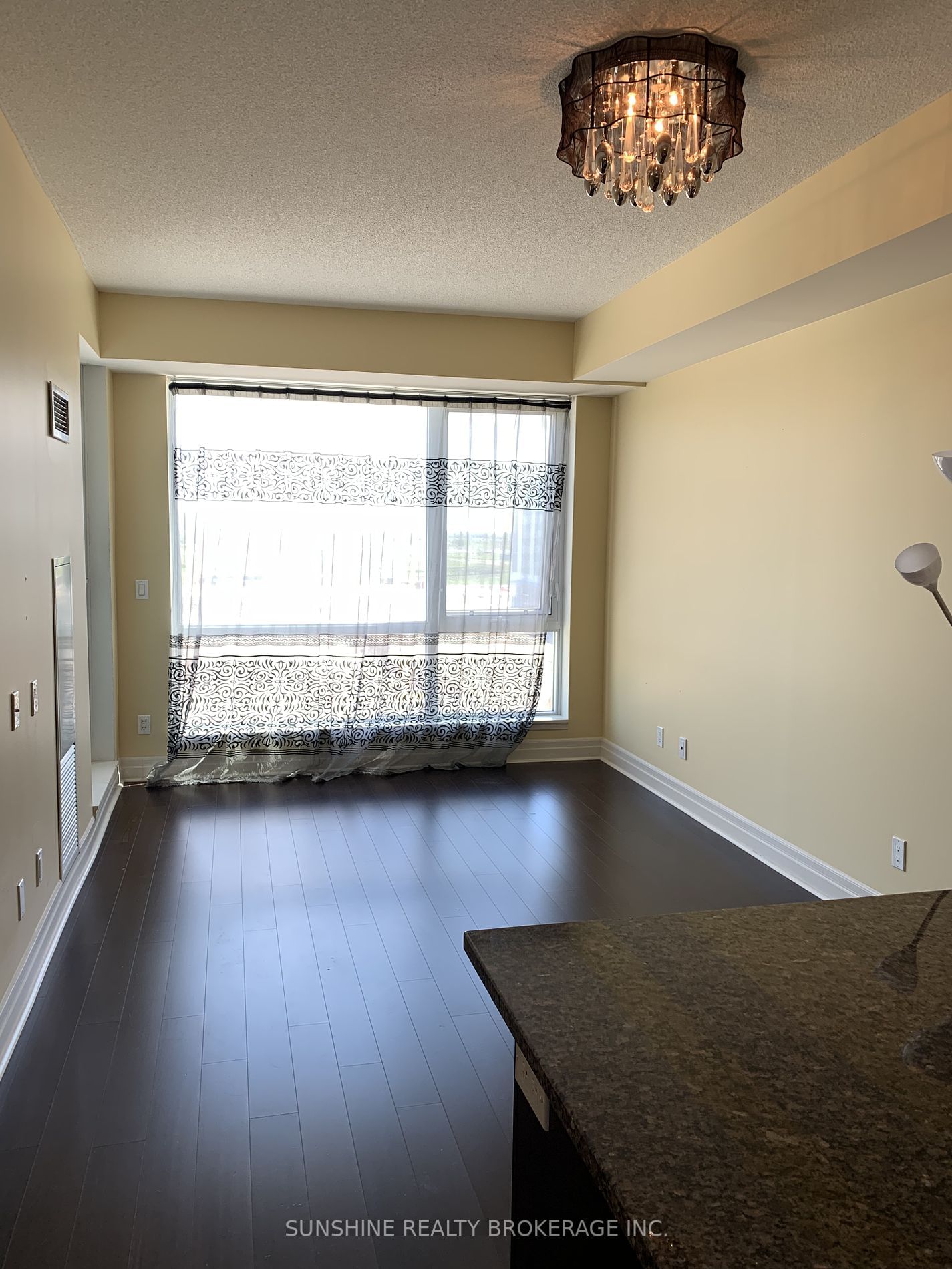 8110 Birchmount Rd, unit 515 for rent