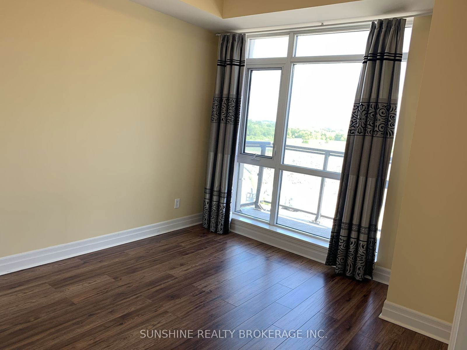 8110 Birchmount Rd, unit 515 for rent