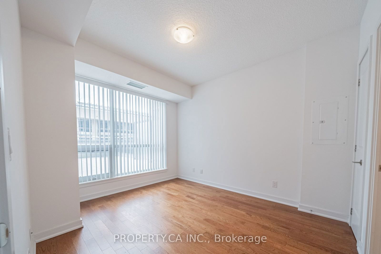 9205 Yonge St, unit 713 for rent