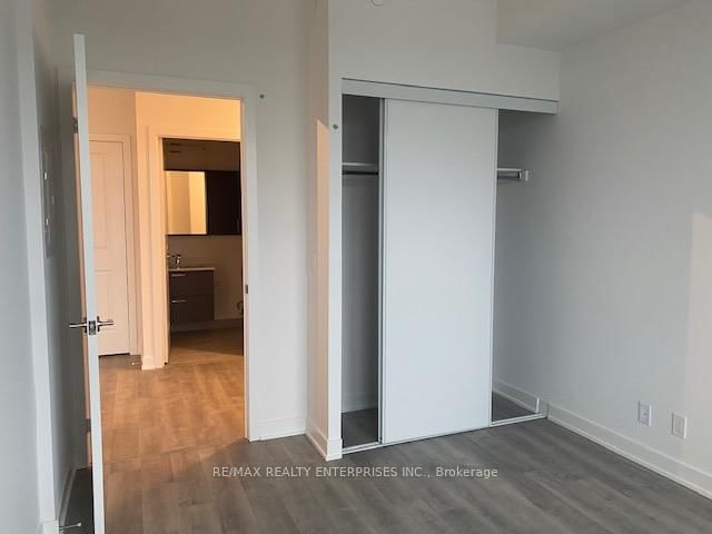 30 Upper Mall Way, unit 1706A for rent