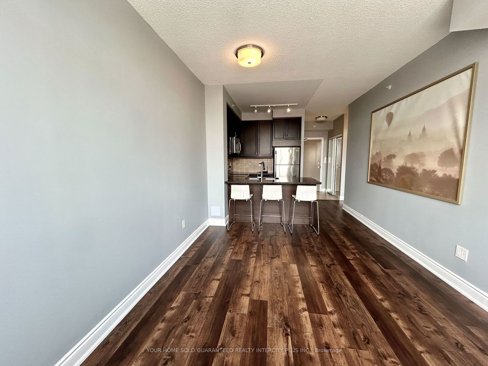 2396 Major Mackenzie Dr, unit 204 for rent