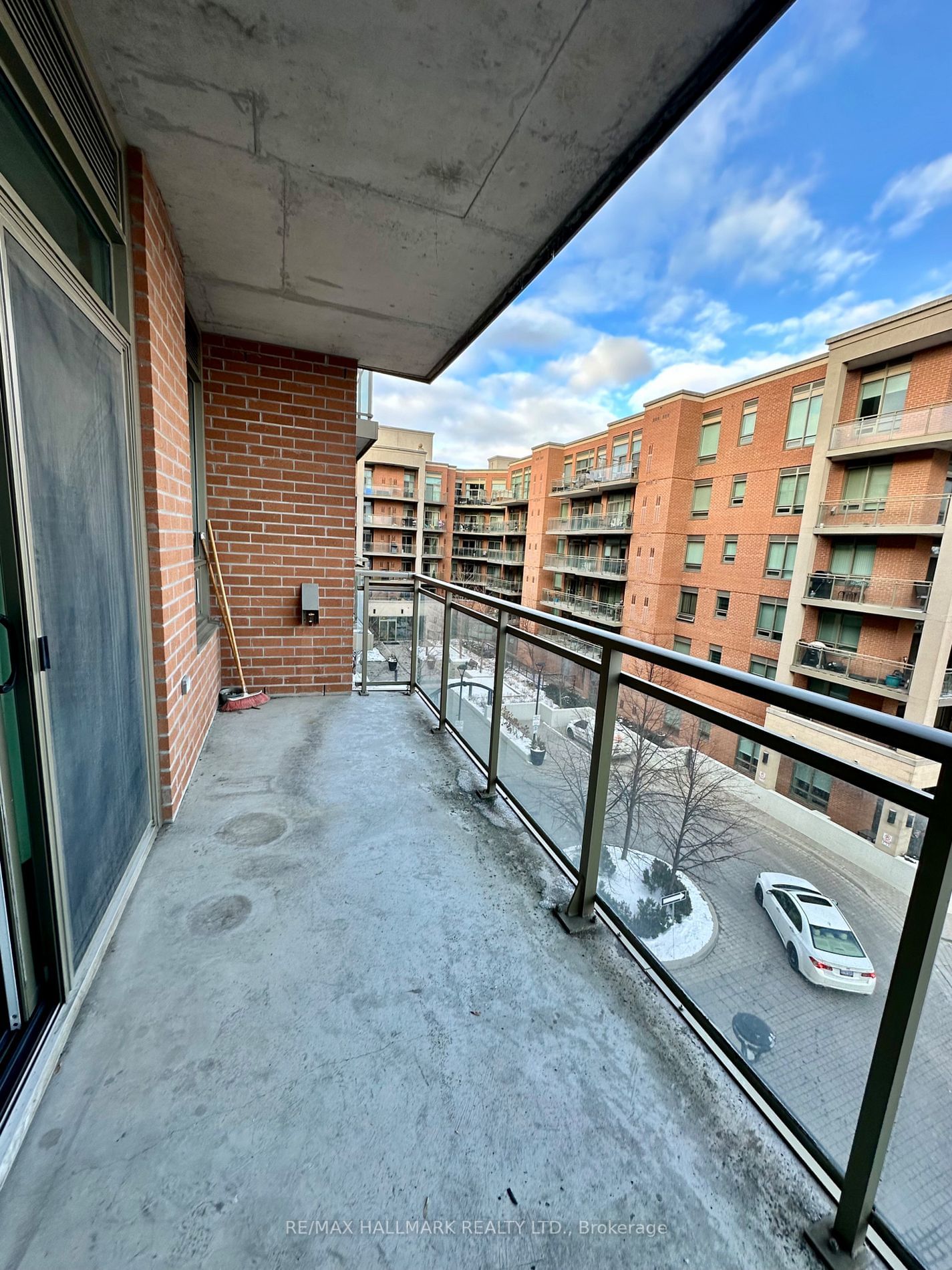 281 Woodbridge Ave S, unit 410 for sale