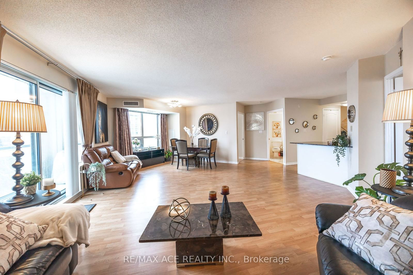 4600 Steeles Ave E, unit 601 for sale