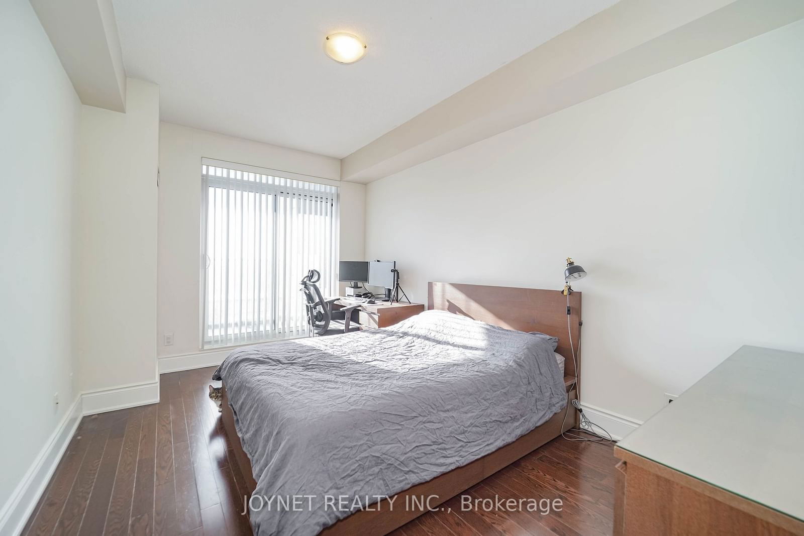 273 South Park Rd, unit Rg8 for sale