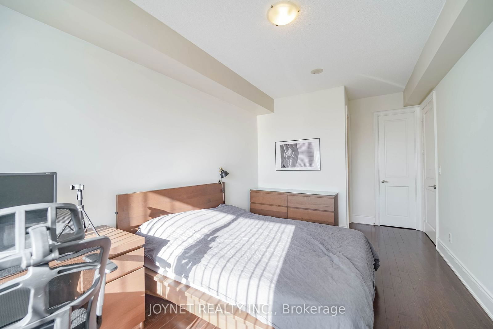 273 South Park Rd, unit Rg8 for sale