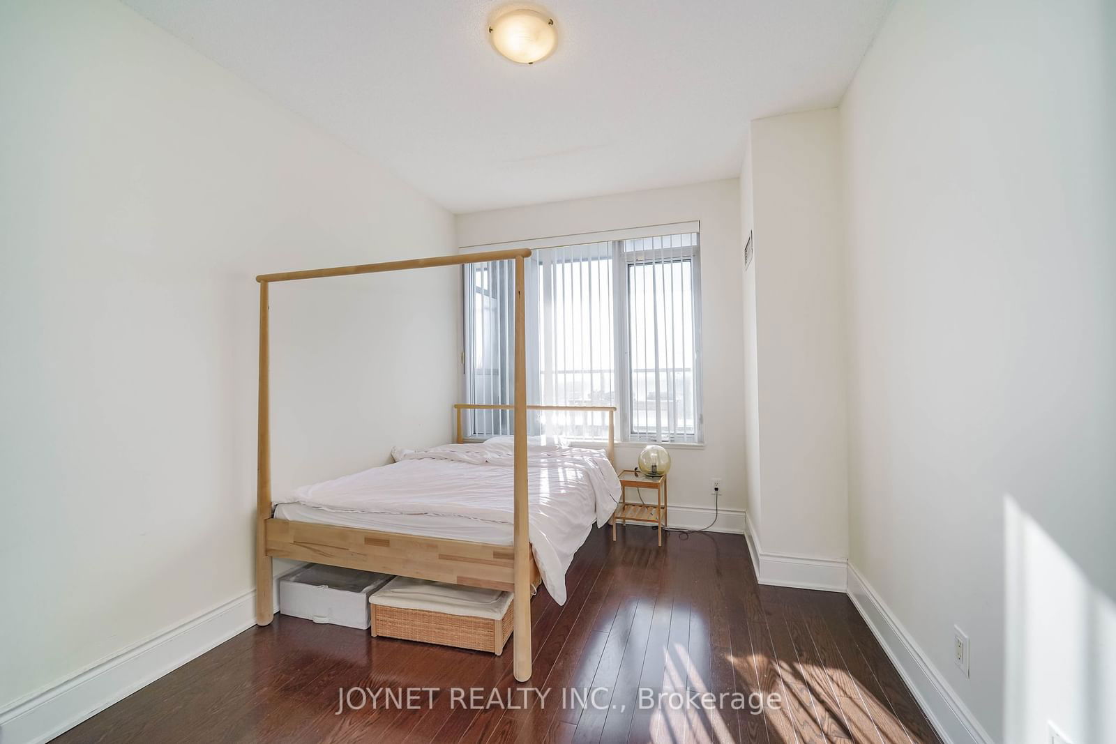 273 South Park Rd, unit Rg8 for sale