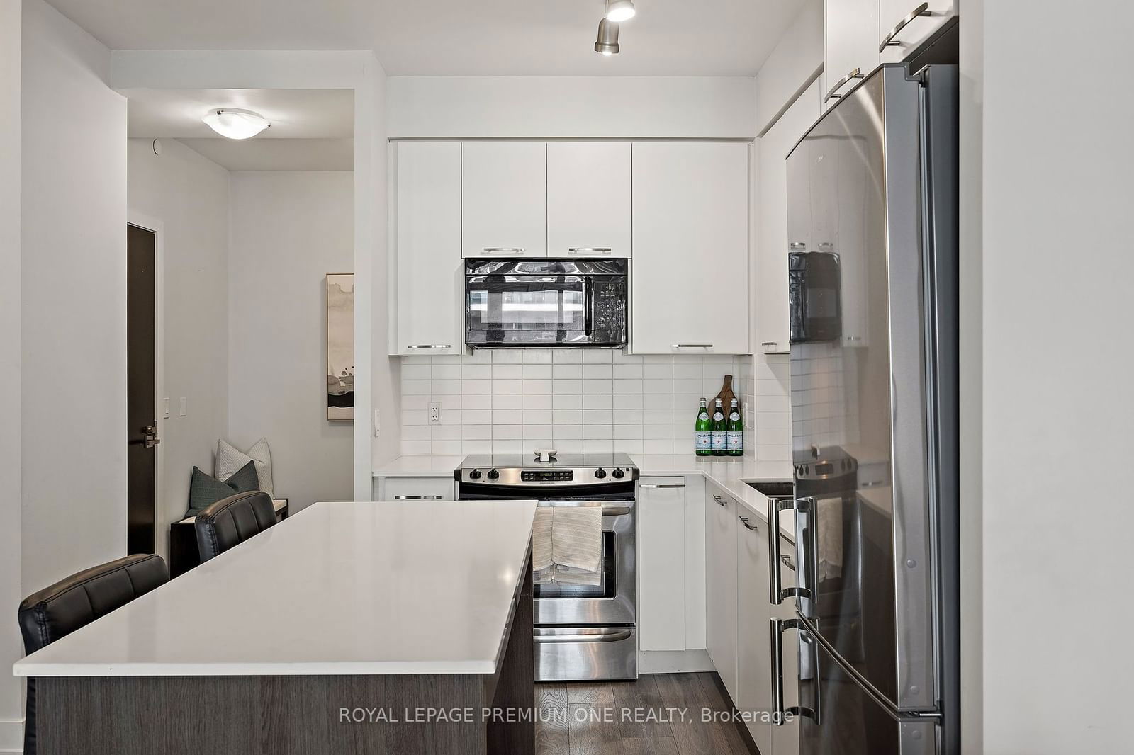 9471 Yonge St, unit 1514 for sale