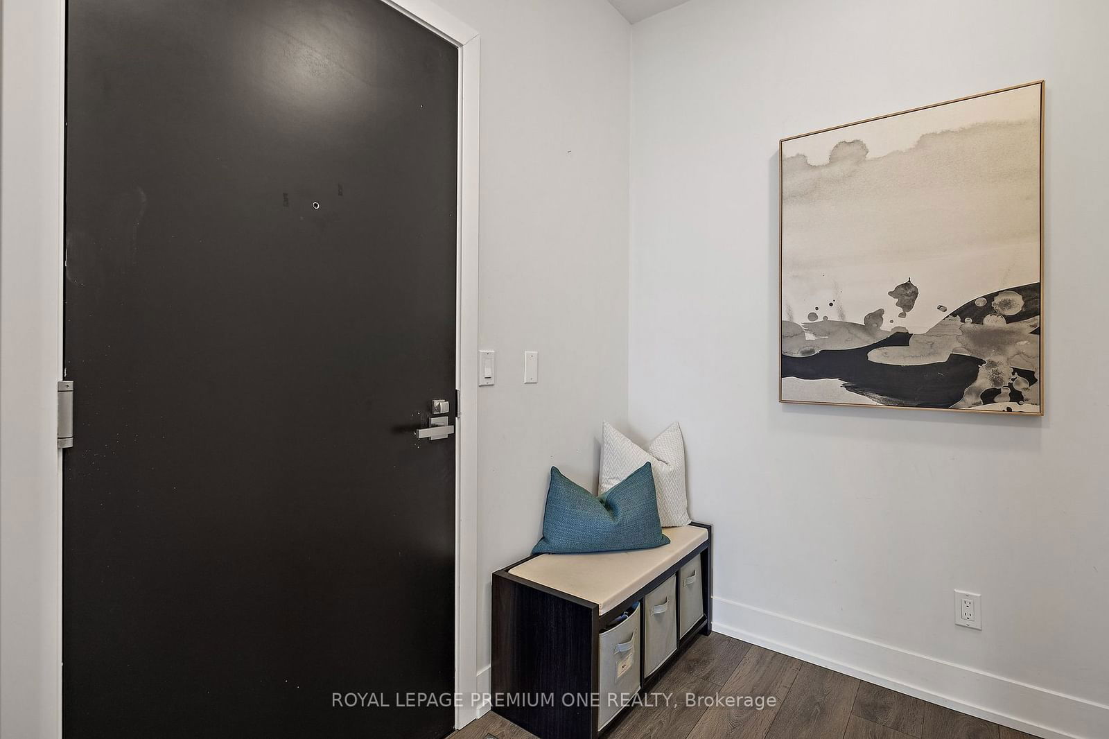 9471 Yonge St, unit 1514 for sale