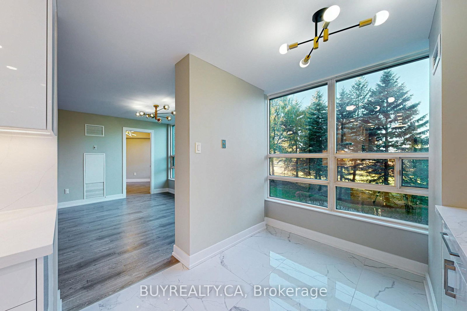 7905 Bayview Ave, unit 218 for sale