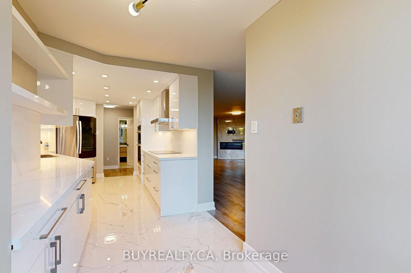 7905 Bayview Ave, unit 218 for sale