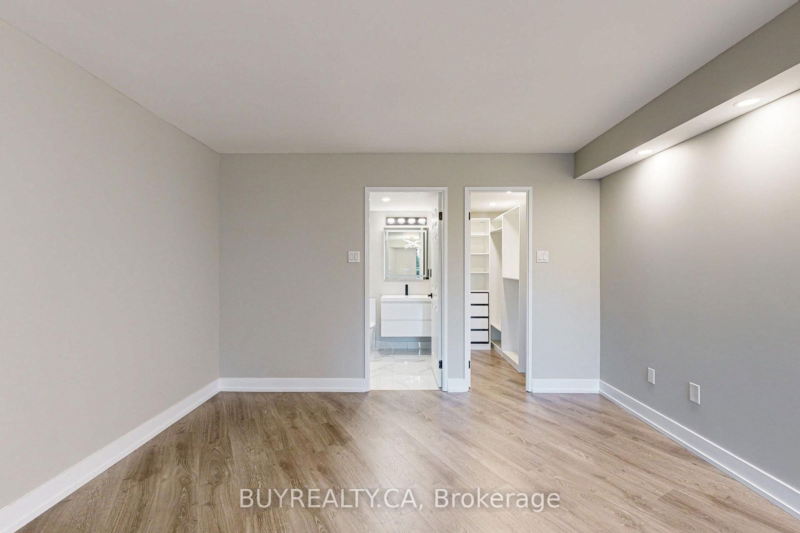 7905 Bayview Ave, unit 218 for sale