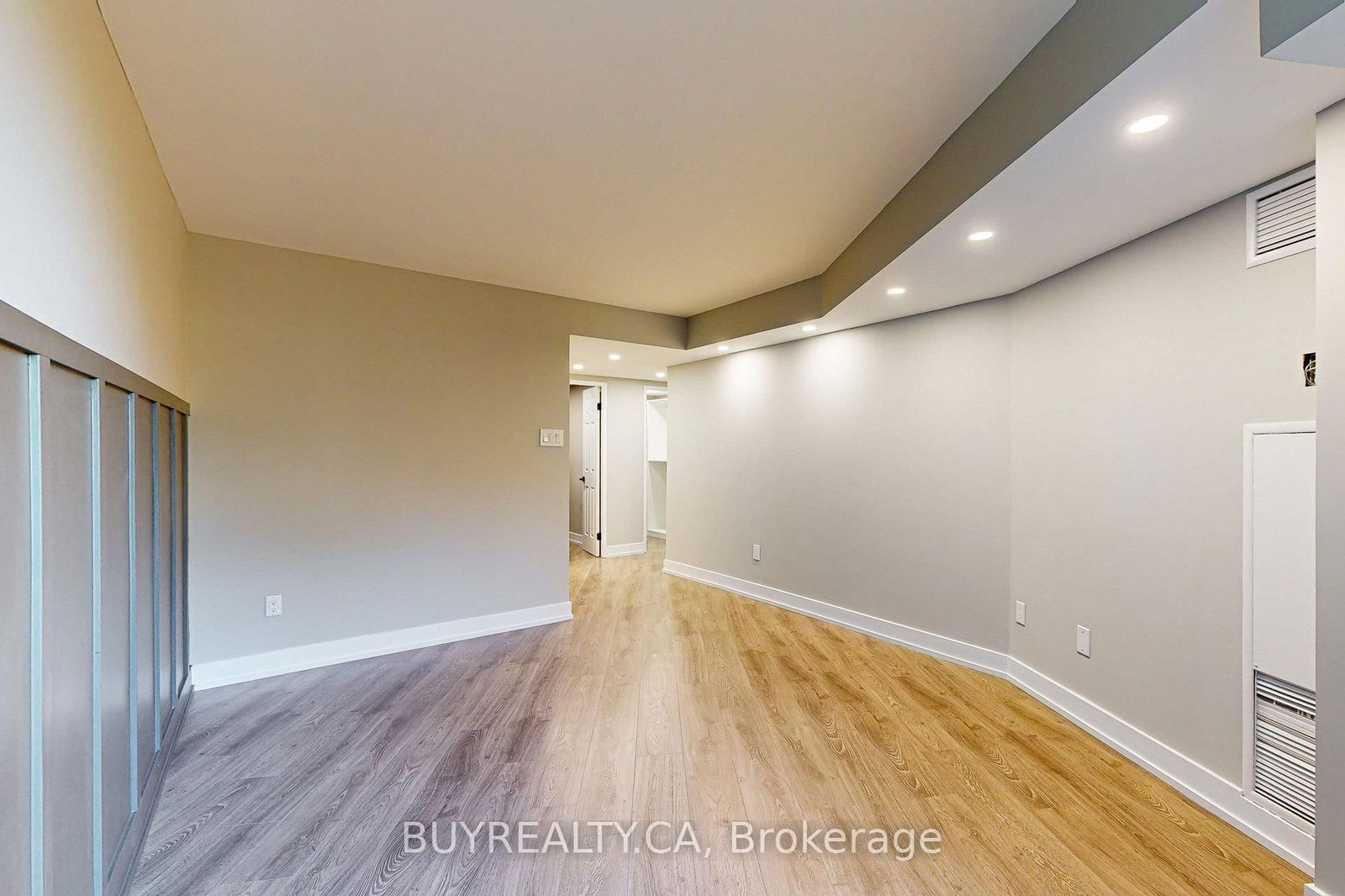 7905 Bayview Ave, unit 218 for sale