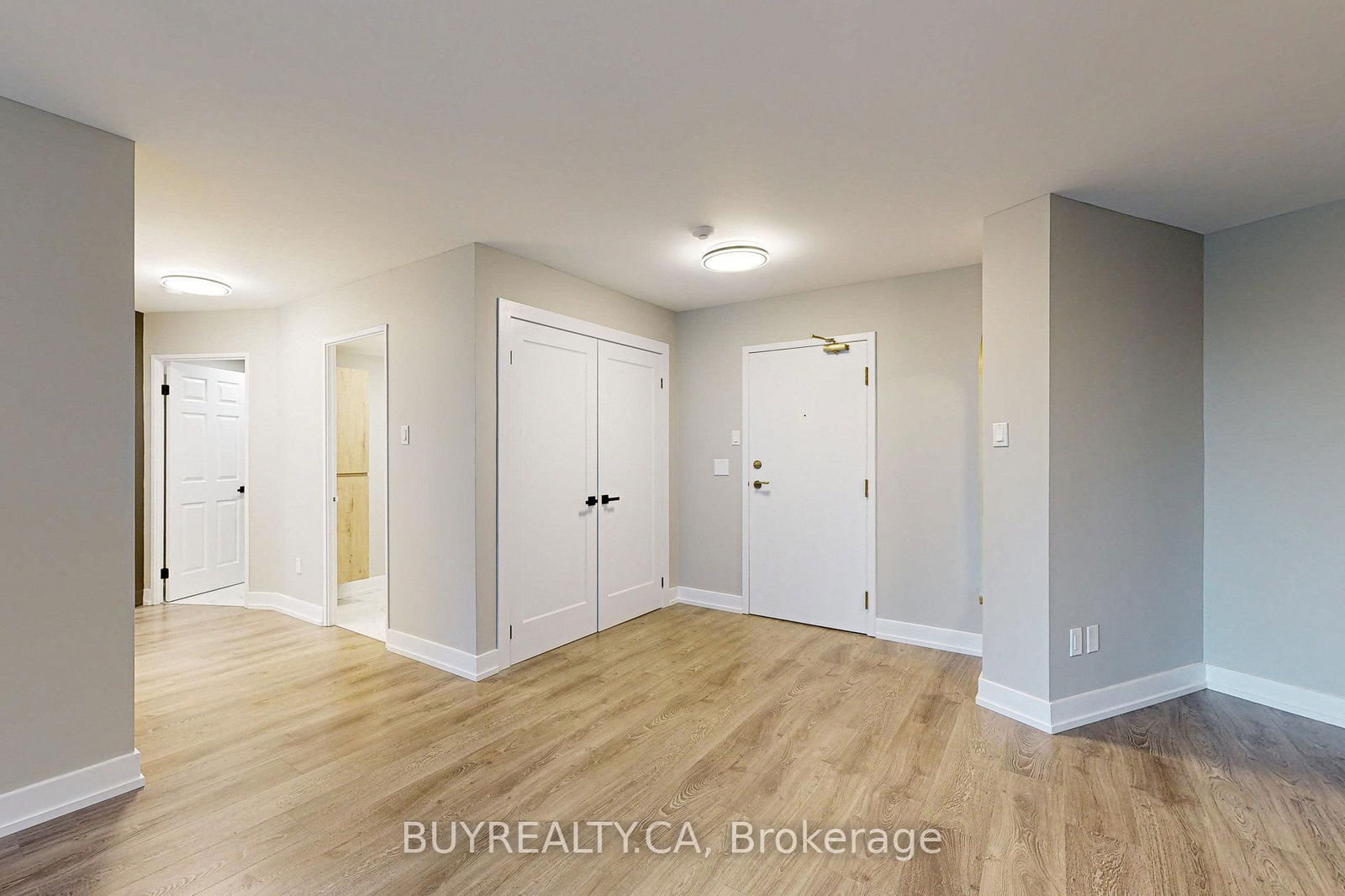 7905 Bayview Ave, unit 218 for sale