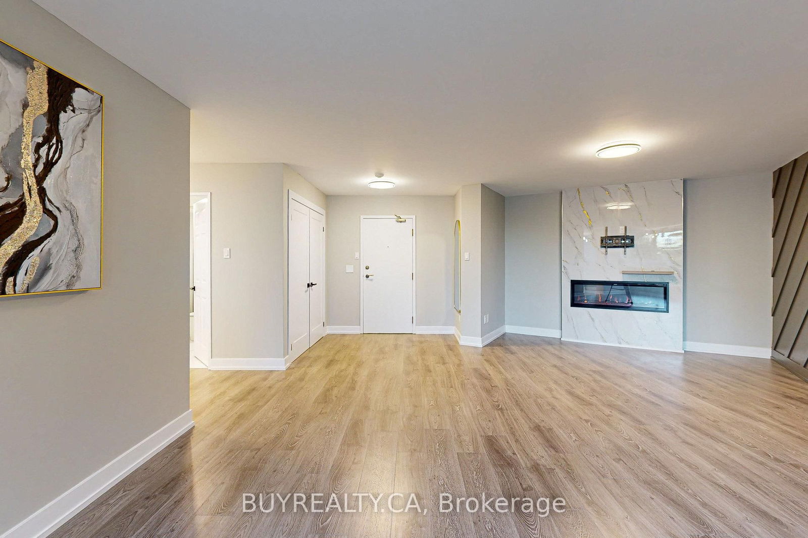 7905 Bayview Ave, unit 218 for sale