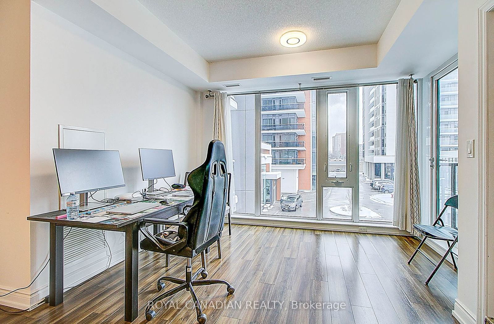 9608 yonge St, unit 208 for sale