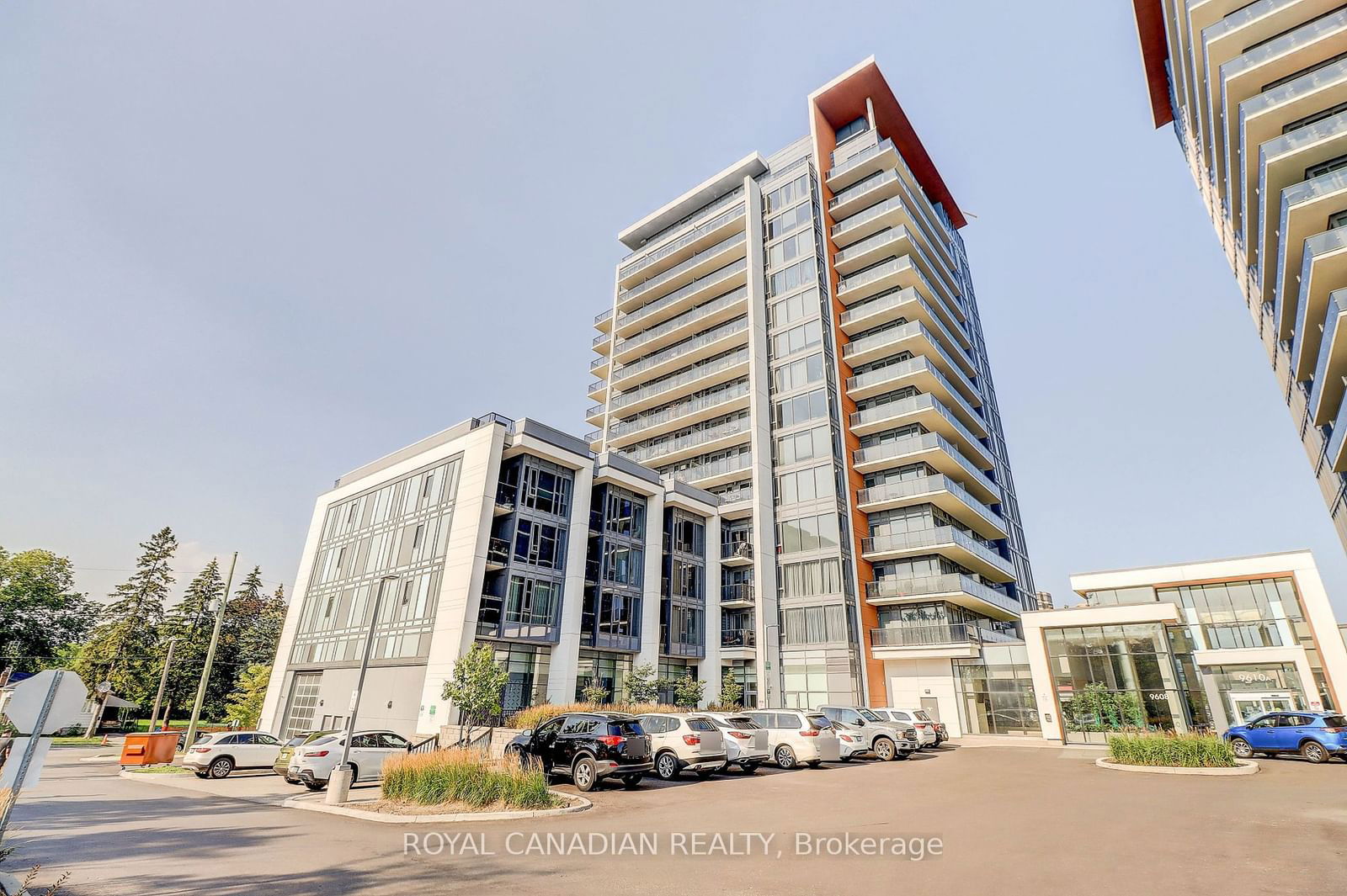 9608 yonge St, unit 208 for sale